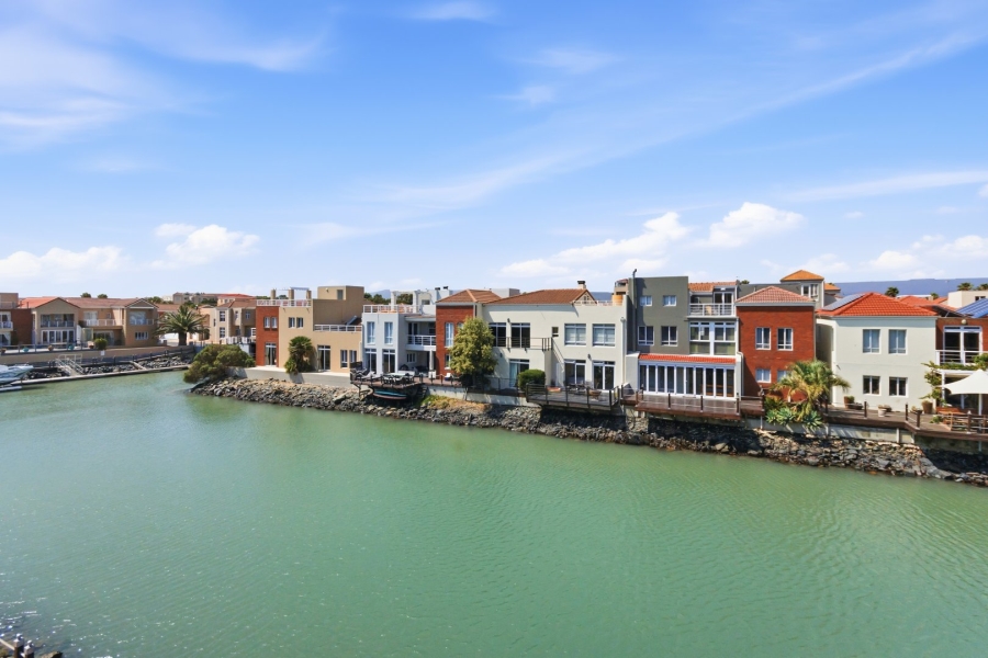 4 Bedroom Property for Sale in Harbour Island Western Cape